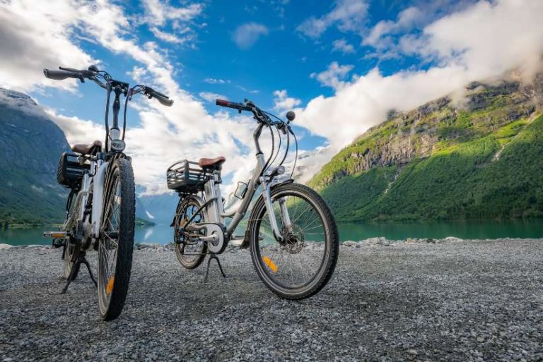 E-Bikes Take the Mountain: A Guide to Electric Mountain Biking
